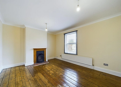 Fishponds Road, HItchin, Hertfordshire, SG5 small Image 1 - the property quarter estate