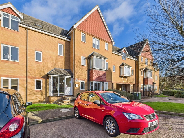 2 bedroom flat for sale - Redoubt Close, Hitchin, SG4 - the property quarter estate