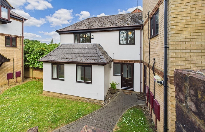 St. Annes Road, Hitchin, SG5 - the property quarter estate