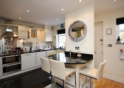 Kitchen Garden Court, Hitchin, SG5 small Image 2 - the property quarter estate