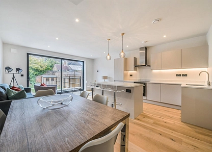 Little Park Gardens, Greater London, Enfield, EN2 small Image 2 - the property quarter estate