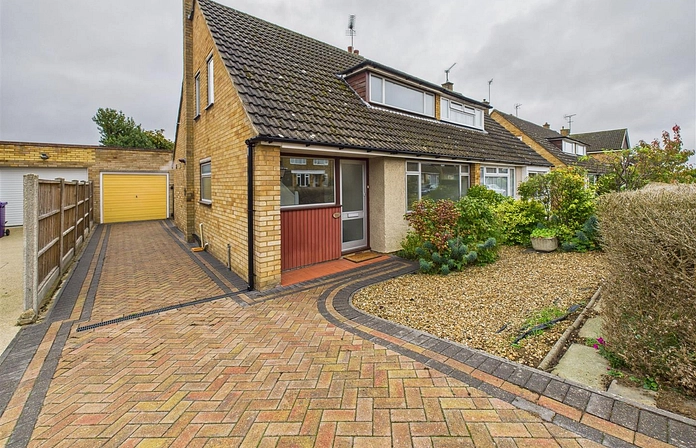 Grovelands Avenue, Hitchin, SG4 - the property quarter estate