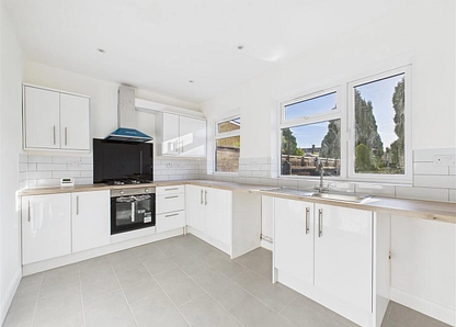 Tristram Road, Hitchin, SG4 small Image 2 - the property quarter estate