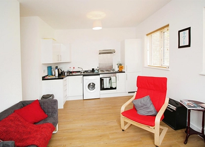 Bedford Road, Hitchin, Hertfordshire, SG5 small Image 2 - the property quarter estate