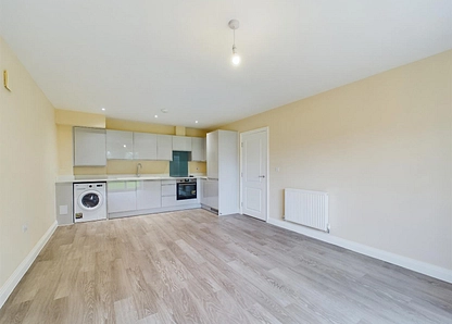 10 The Mead, Hitchin, Hertfordshire, SG5 small Image 1 - the property quarter estate