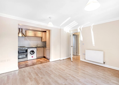 Fishponds Road, Hitchin, Hertfordshire, SG5 small Image 2 - the property quarter estate