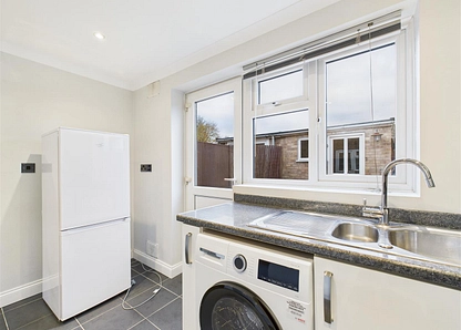 St. Michaels Road, Hitchin, SG4 small Image 2 - the property quarter estate