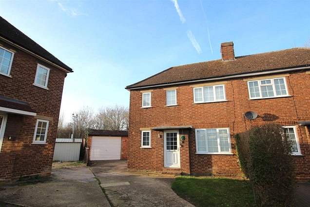 3 bedroom house to rent - Common Rise, Hitchin, Herts, SG4 - the property quarter estate