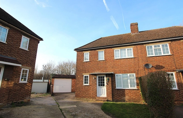 Common Rise, Hitchin, Herts, SG4 - the property quarter estate
