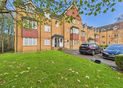 Redoubt Close, Hitchin, Hertfordshire, SG4 small Image 2 - the property quarter estate