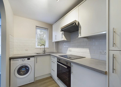 Redoubt Close, Hitchin, Hertfordshire, SG4 small Image 2 - the property quarter estate