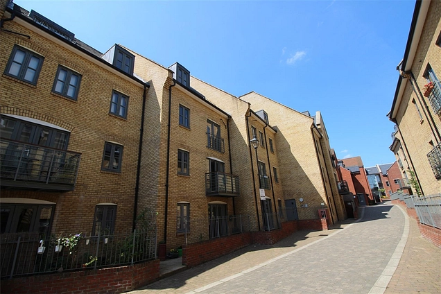 2 bedroom flat to rent - Coopers Yard, Paynes Park, Hitchin, Hertfordshire, SG5 - the property quarter estate