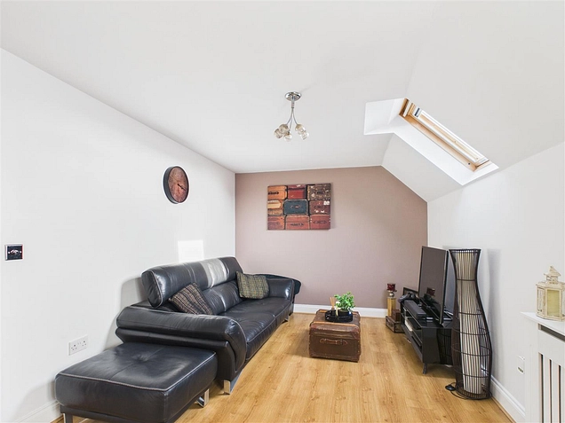 2 bedroom flat for sale - Walsworth Road, Hitchin, SG4 - the property quarter estate