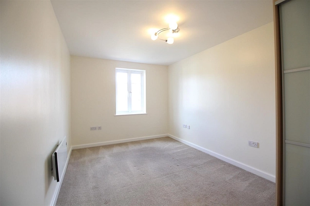 2 bedroom flat to rent - Rosemary Lodge, Whinbush Road, Hitchin, SG5 - the property quarter estate