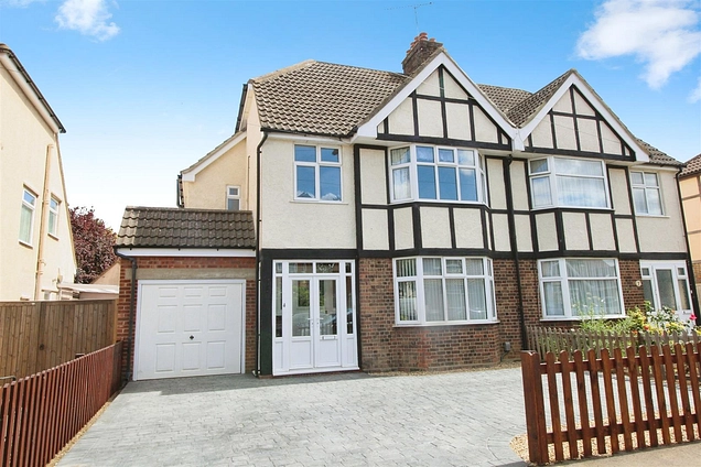 4 bedroom house to rent - Bearton Avenue, Hitchin, SG5 - the property quarter estate