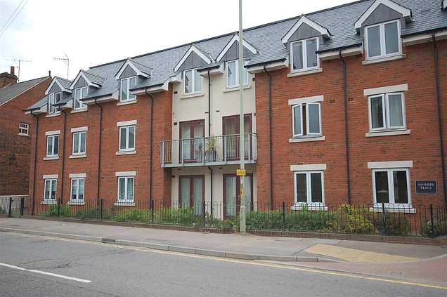 2 bedroom flat to rent - Sanders Place, Walsworth Road, Hitchin, Hertfordshire, SG4 - the property quarter estate