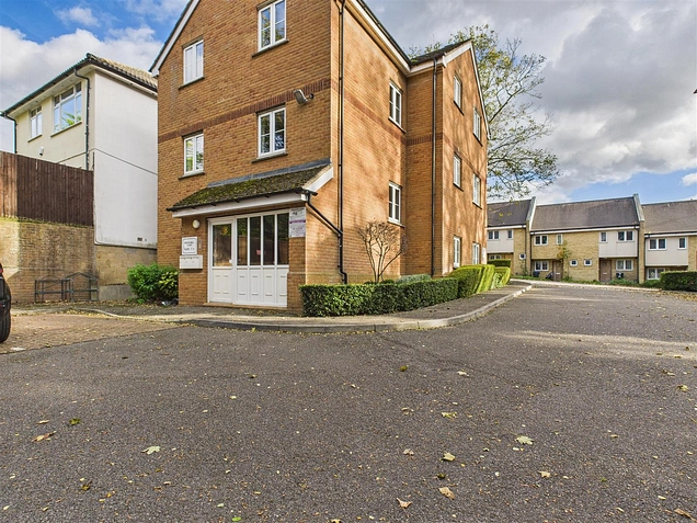 2 bedroom flat to rent - Grove Mill Court, Grove Road, Hitchin, SG4 - the property quarter estate