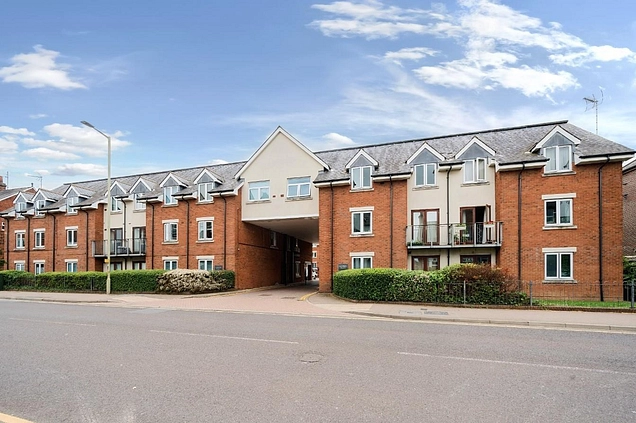 2 bedroom flat to rent - Sanders Place, Walsworth Road, Hitchin, Hertfordshire, SG4 - the property quarter estate