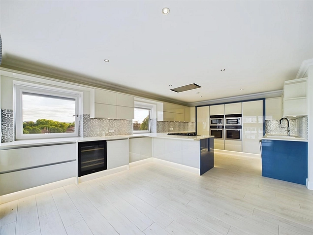 3 bedroom flat to rent - Portmill Lane, Hitchin, Hertfordshire, SG5 - the property quarter estate